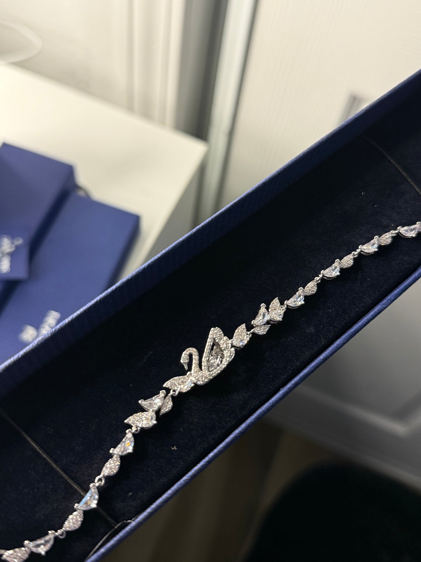 Swan bracelet with box