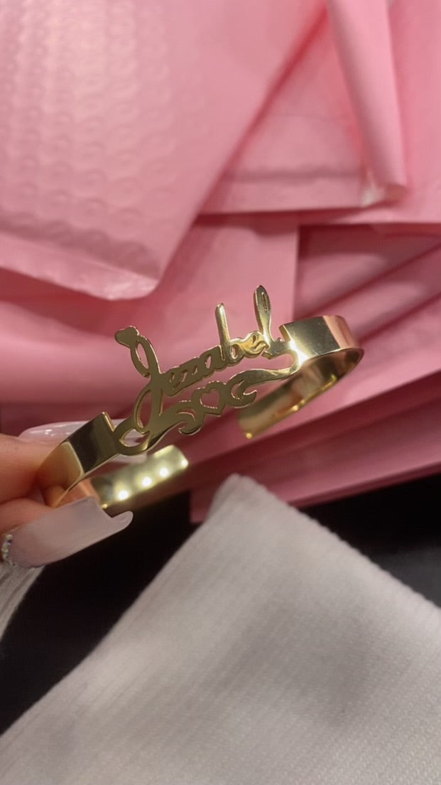 Personalized name bracelet