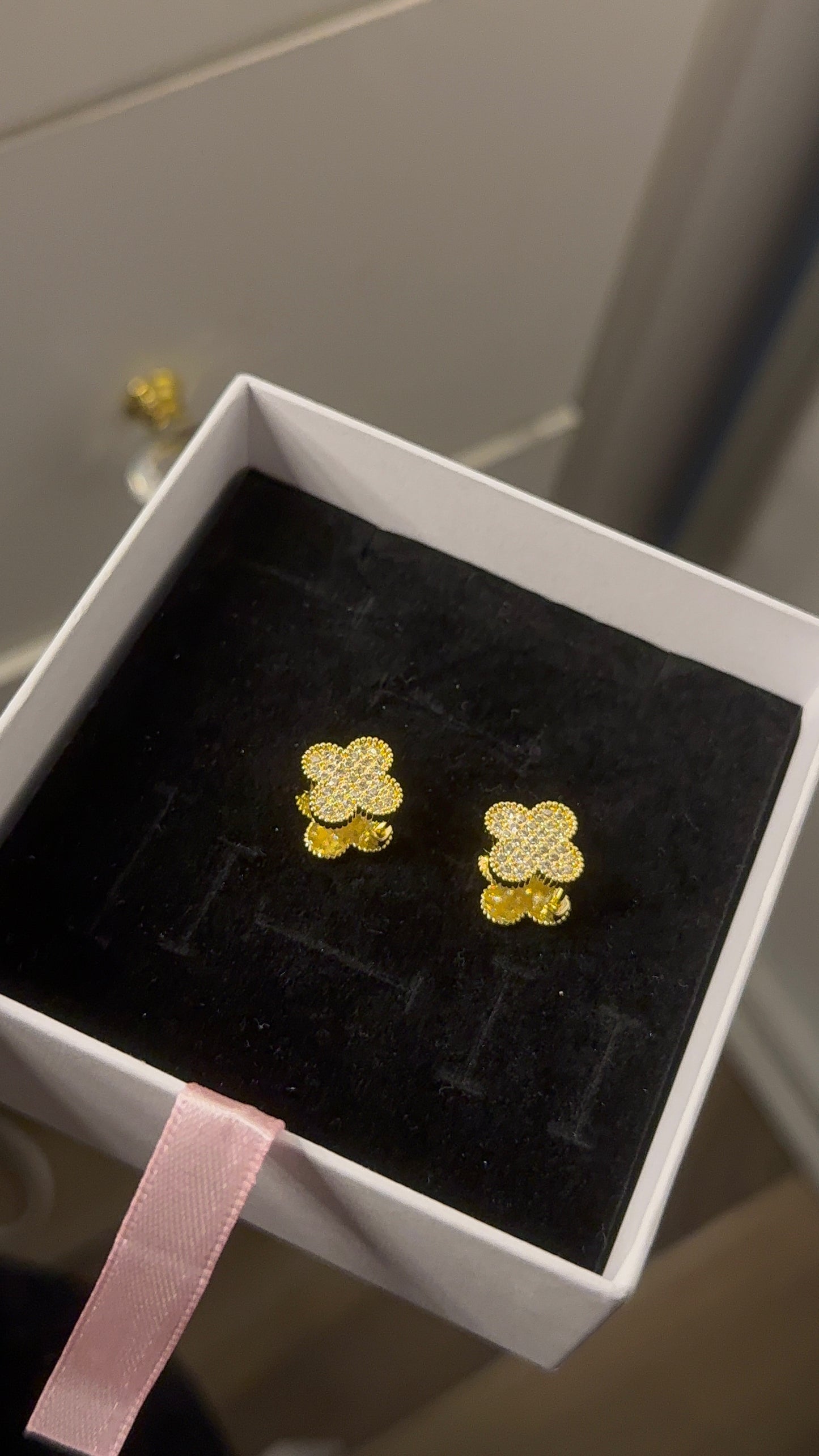 Reversible clover earrings