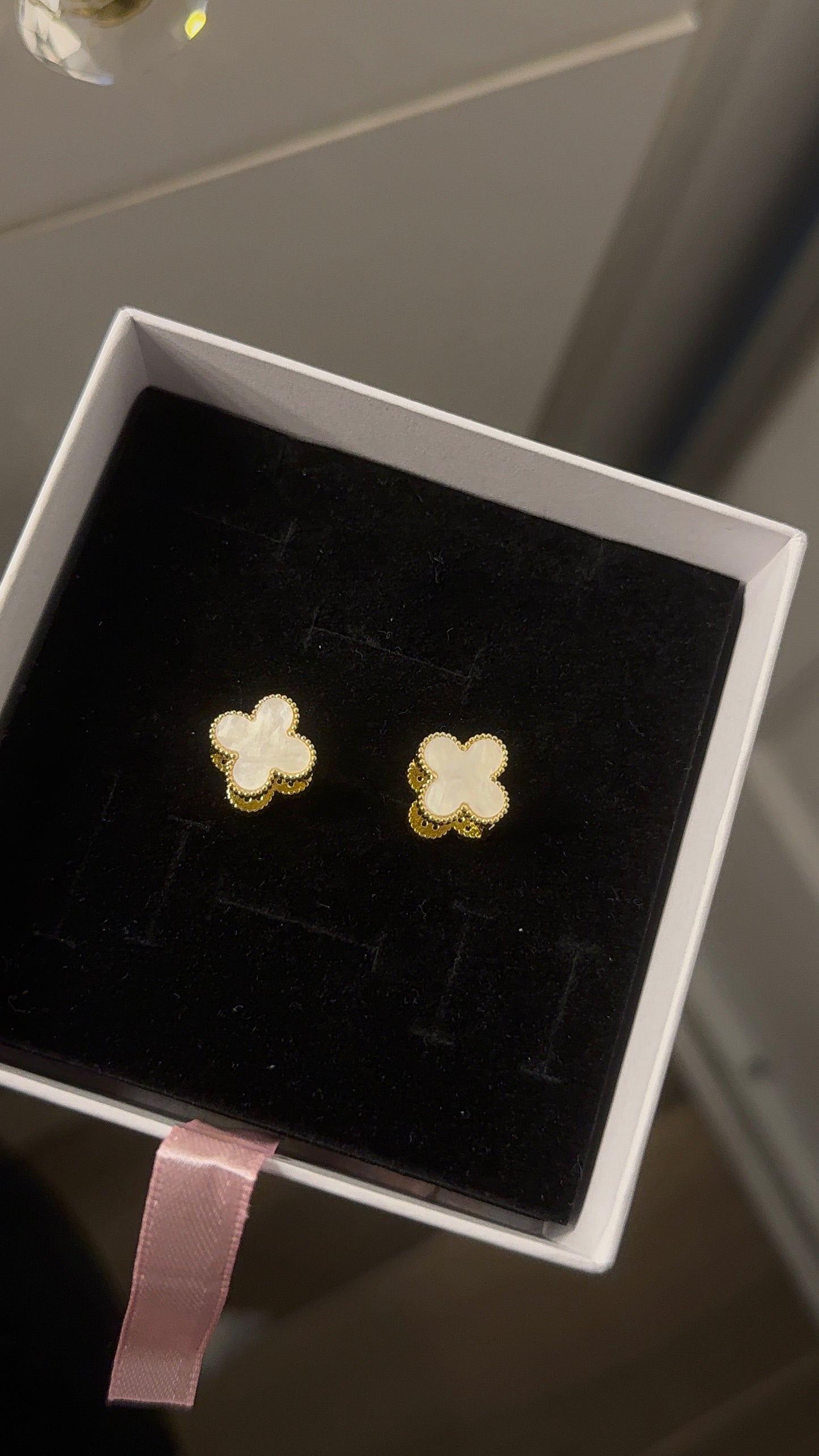 Reversible clover earrings