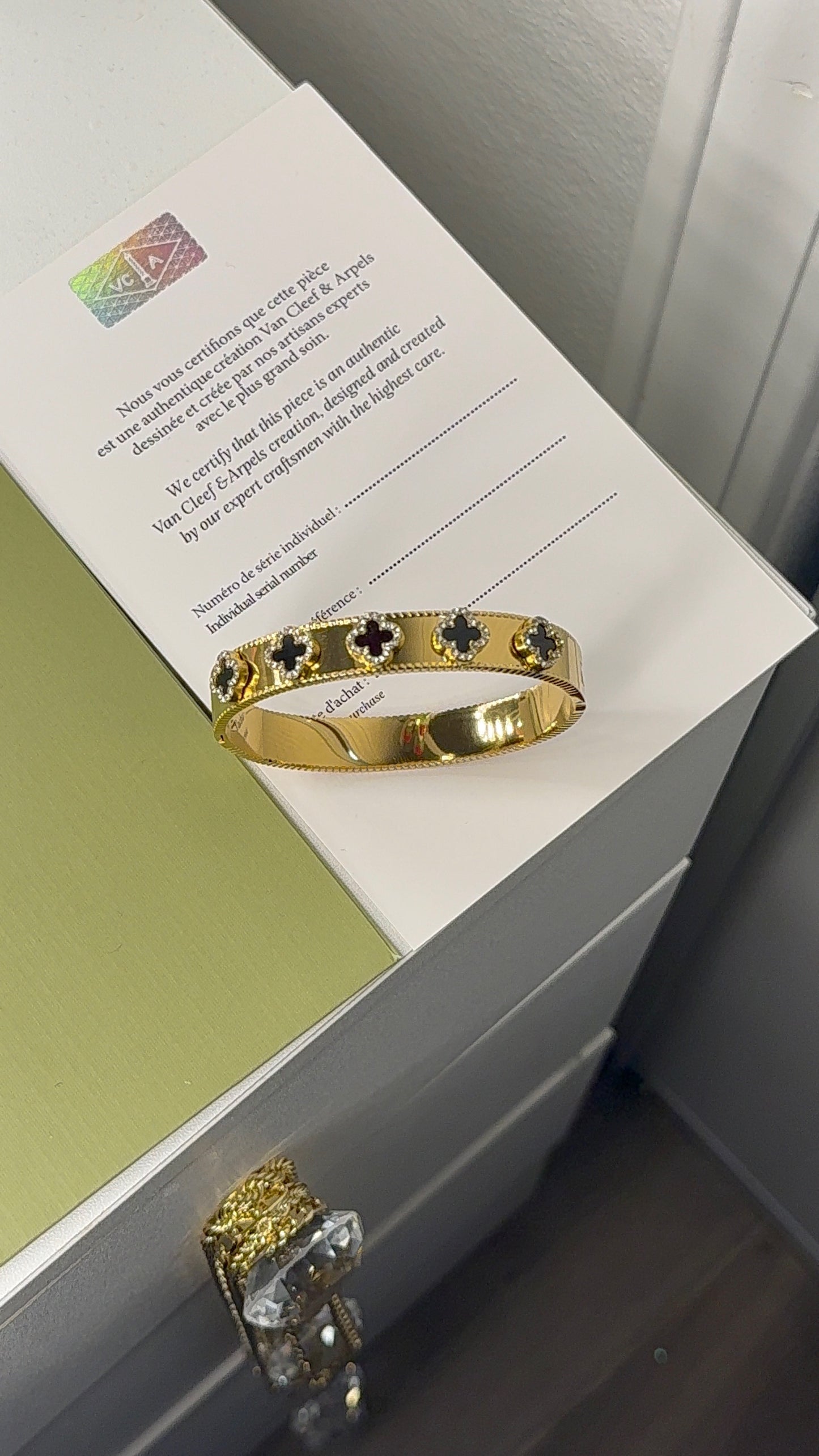 Stainless steel clover bracelet