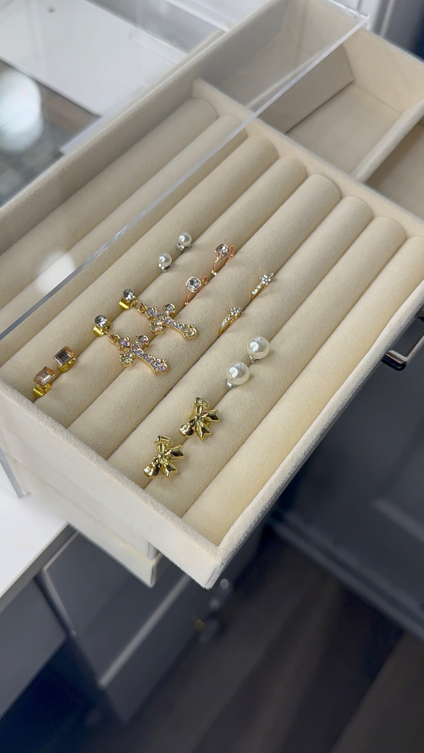 Set of 7 earrings