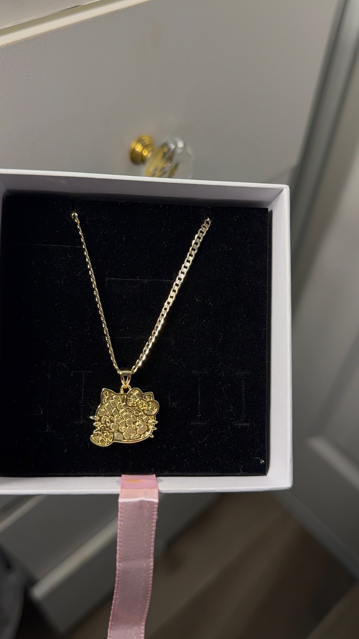 HK nugget pendant with necklace