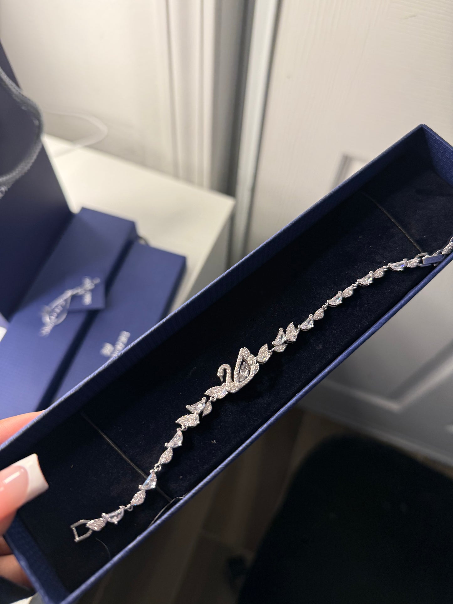 Swan bracelet with box