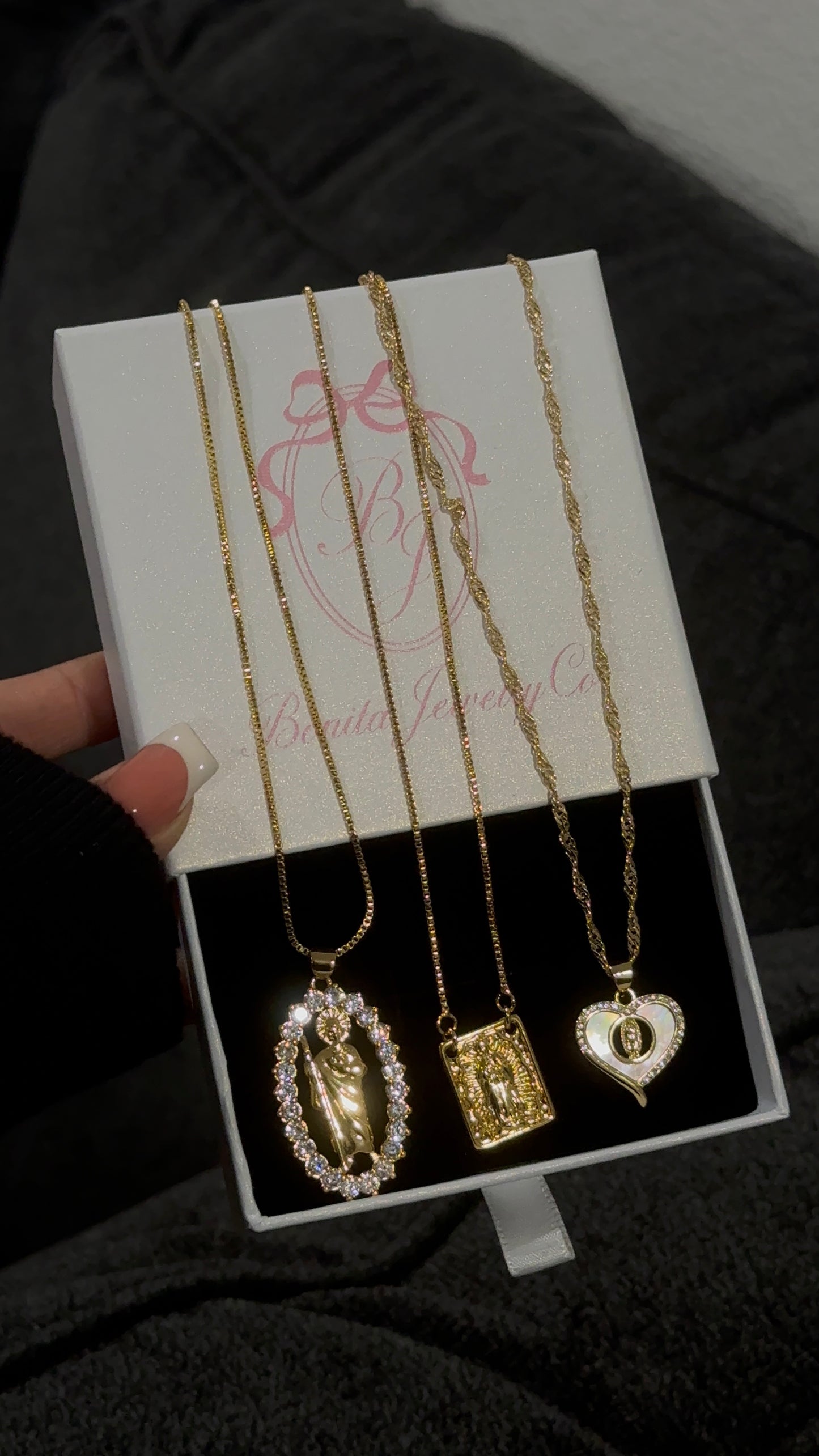 Pendant with necklace