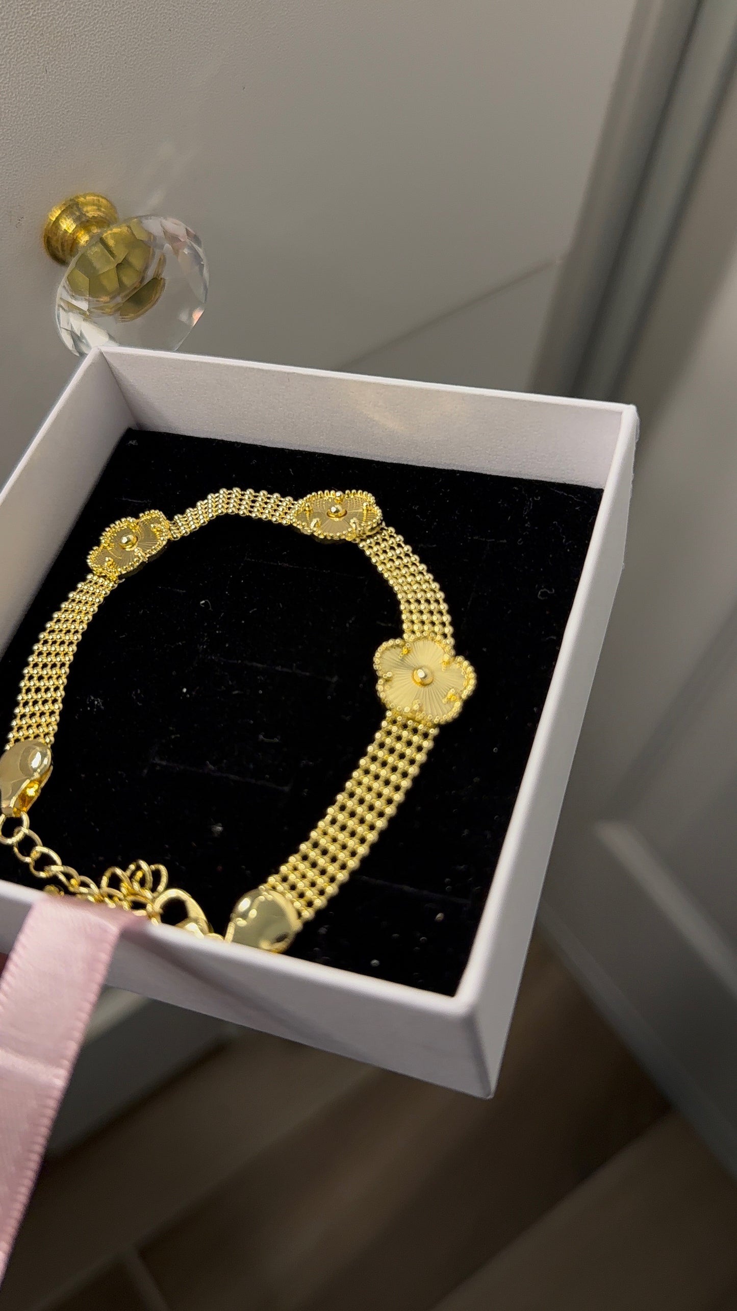 Gold clover bracelet