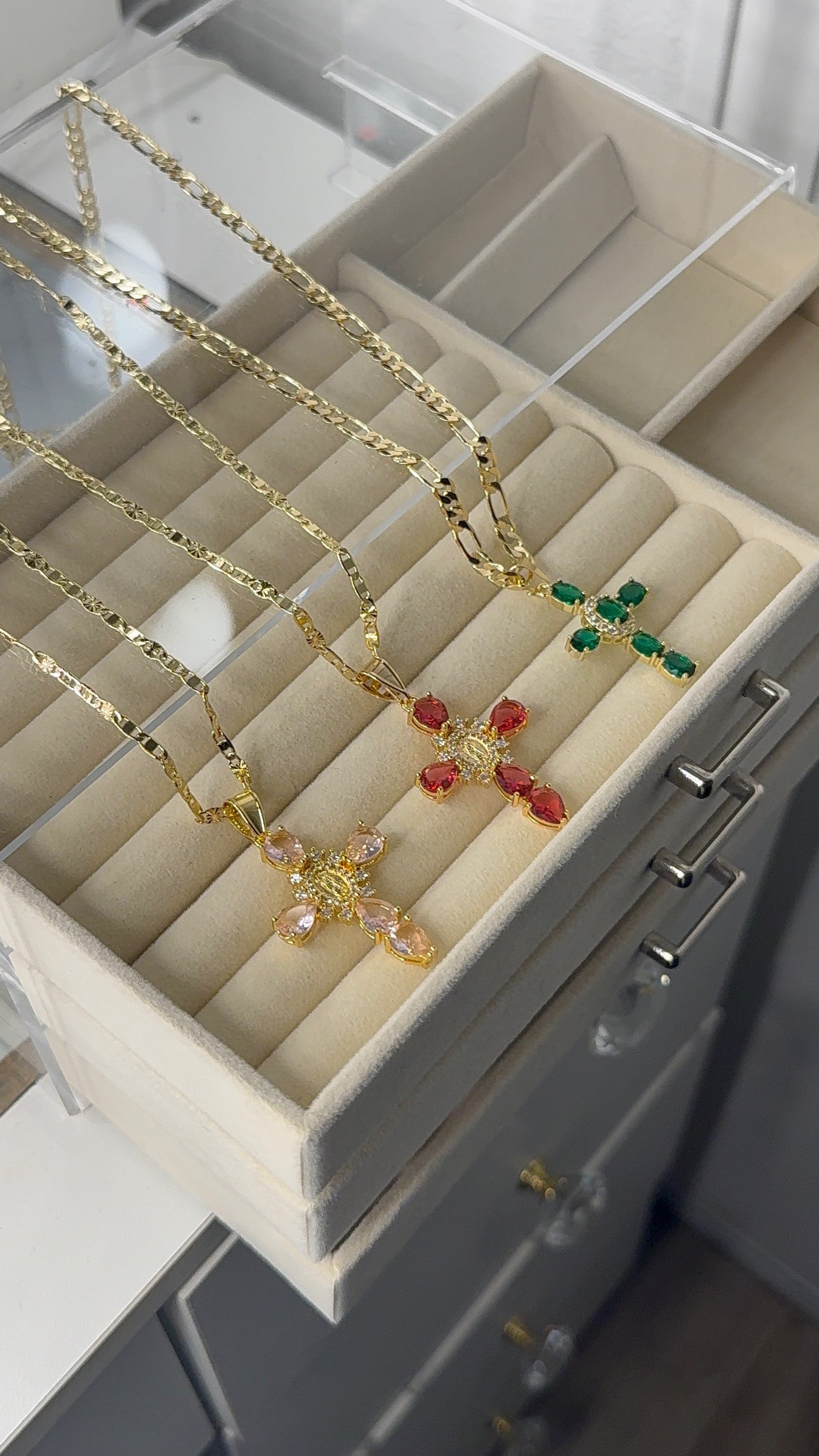 Religious pendant with necklace