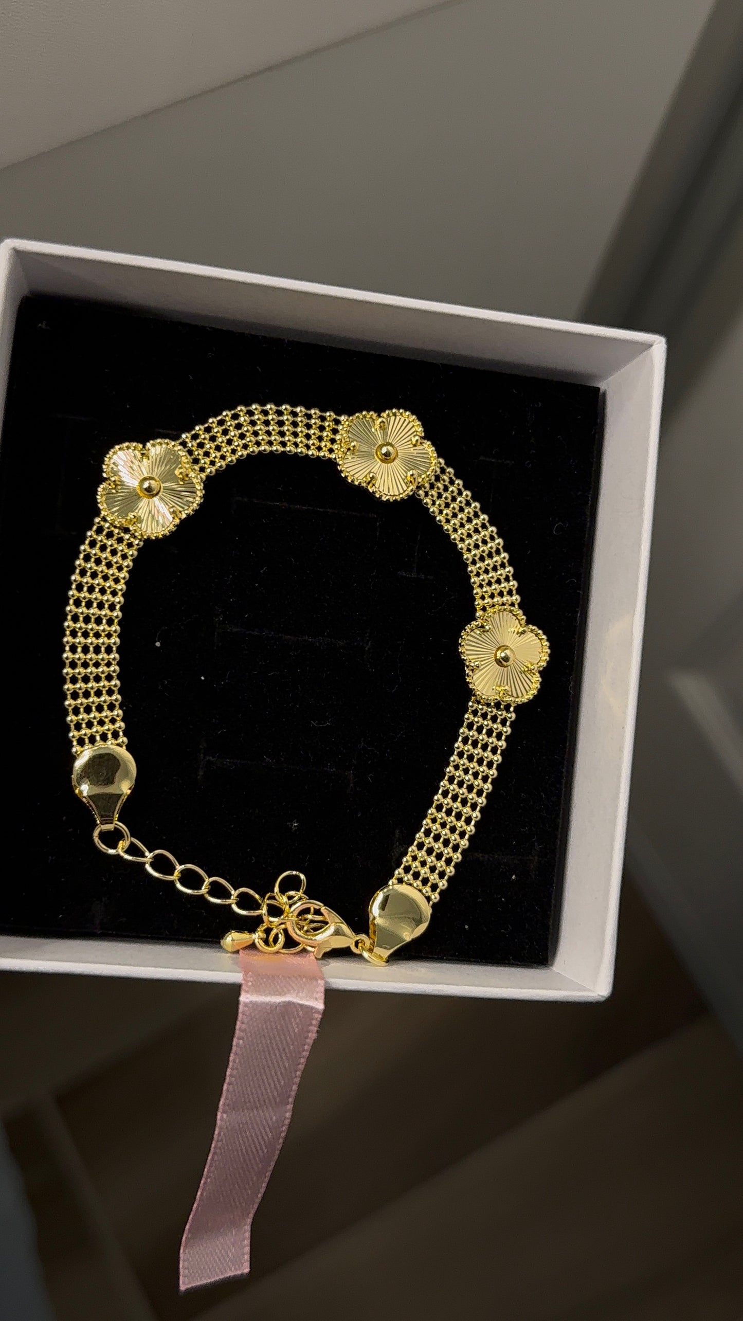 Gold clover bracelet