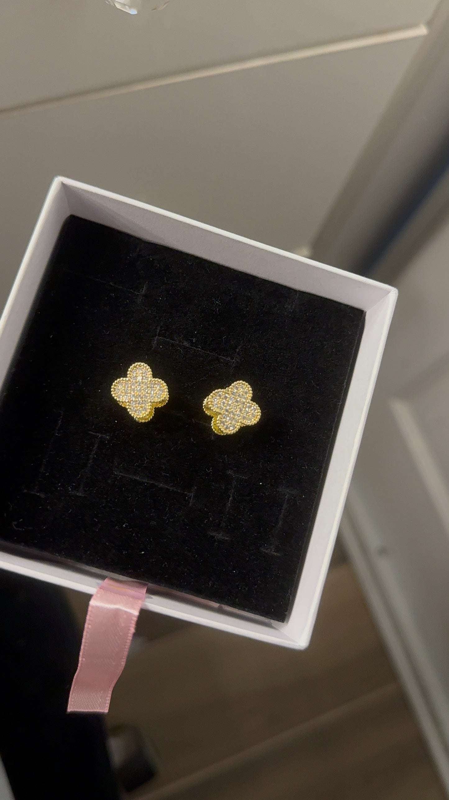 Reversible clover earrings
