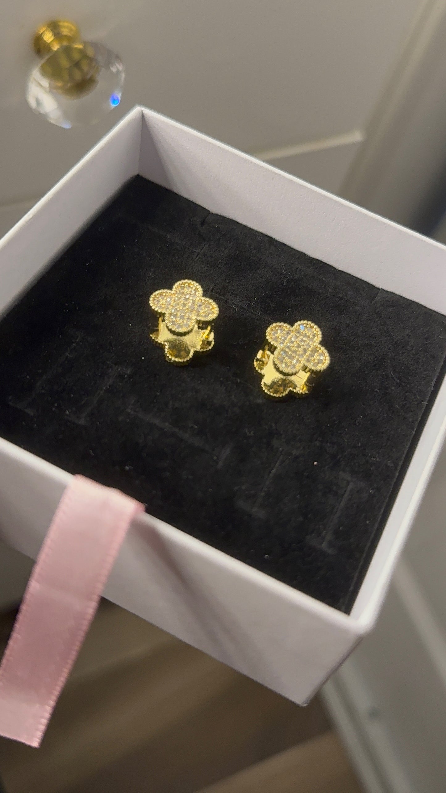 Reversible clover earrings