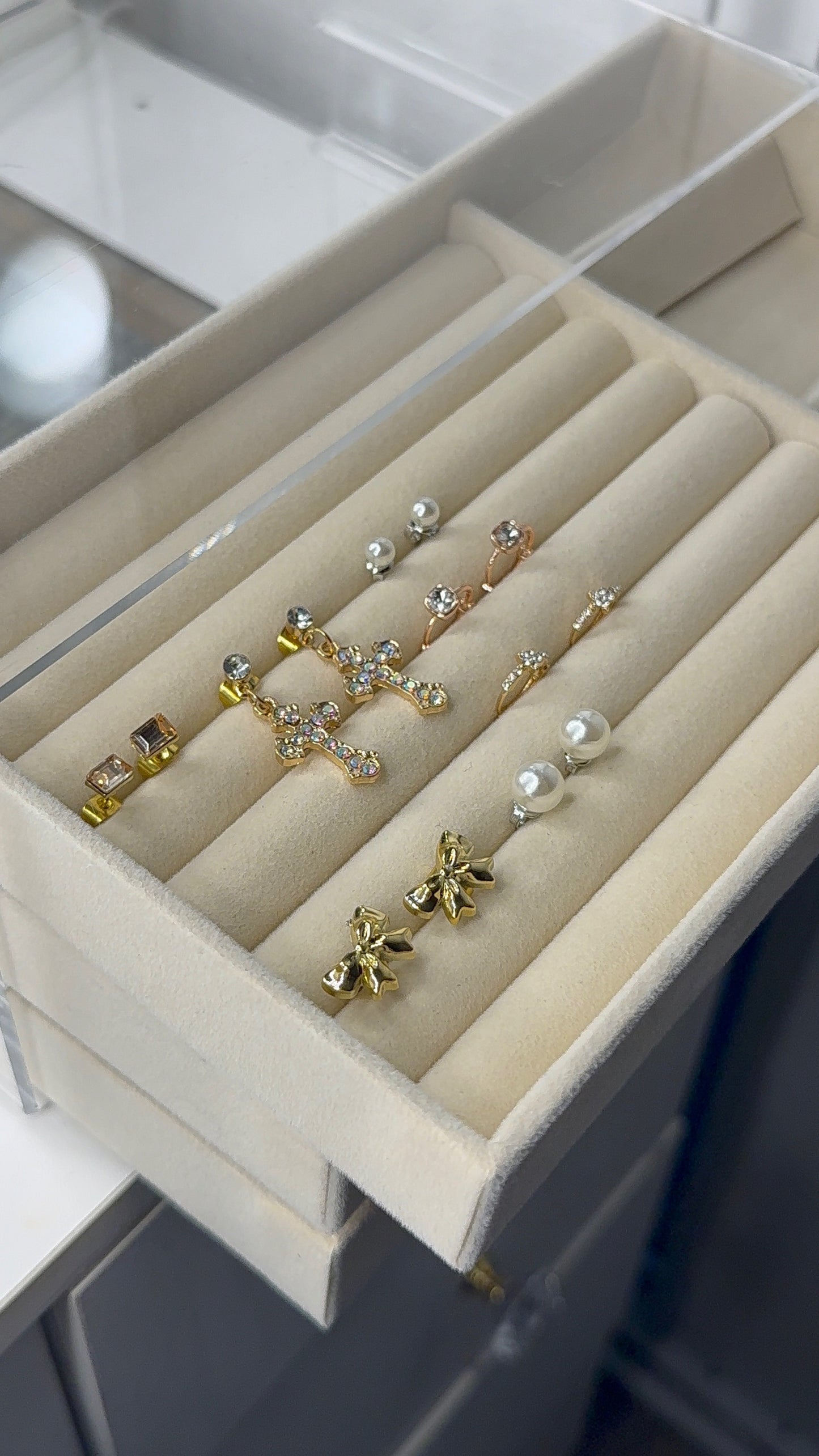 Set of 7 earrings