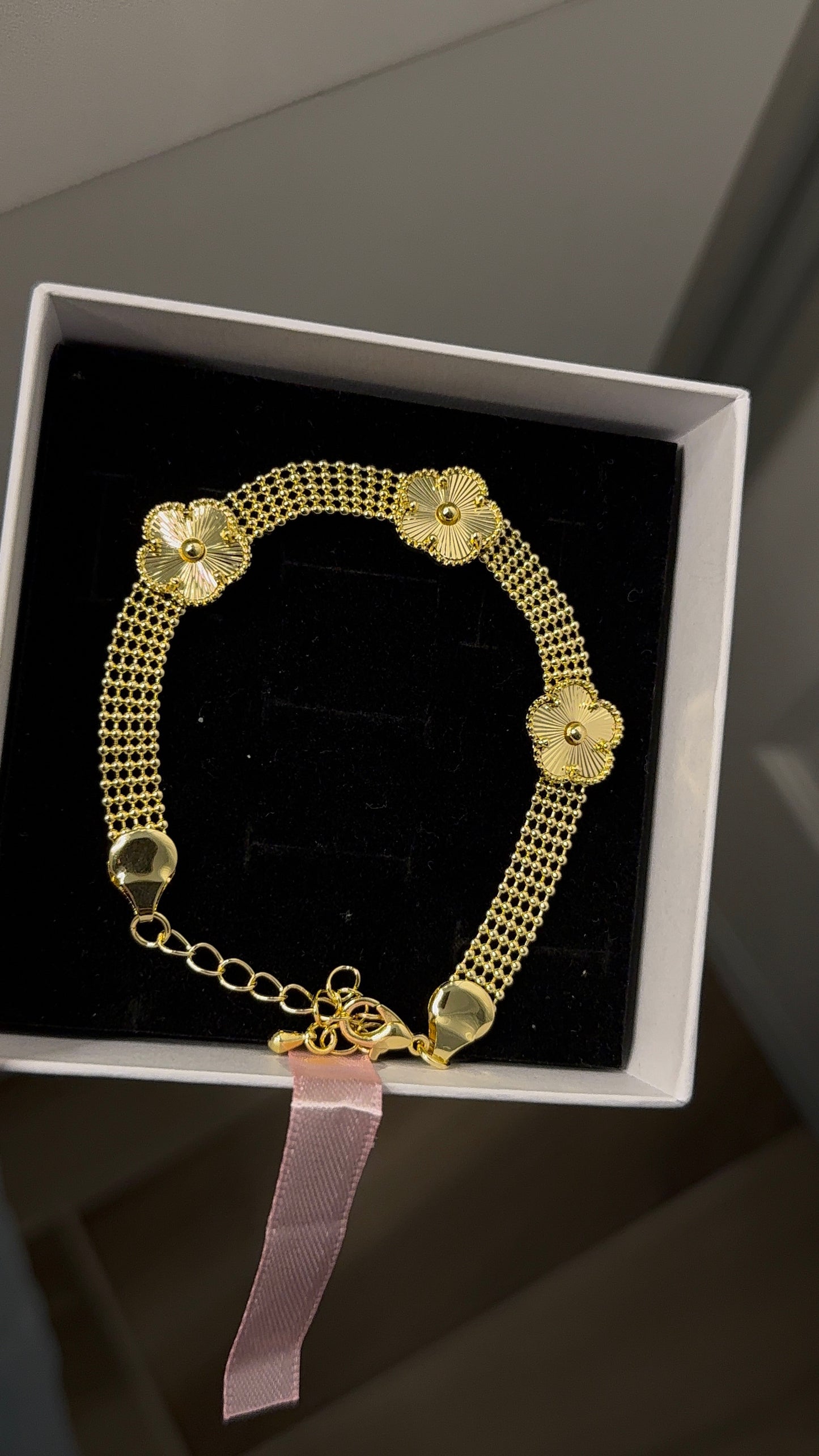 Gold clover bracelet
