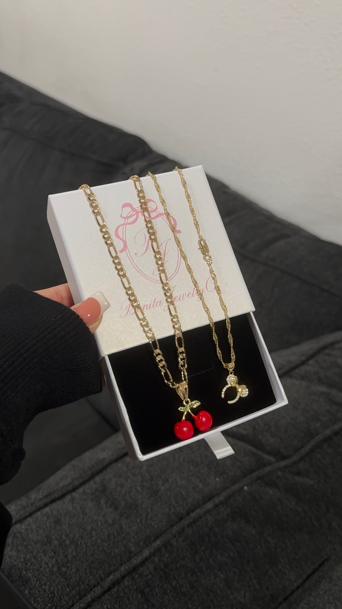Pendant with necklace