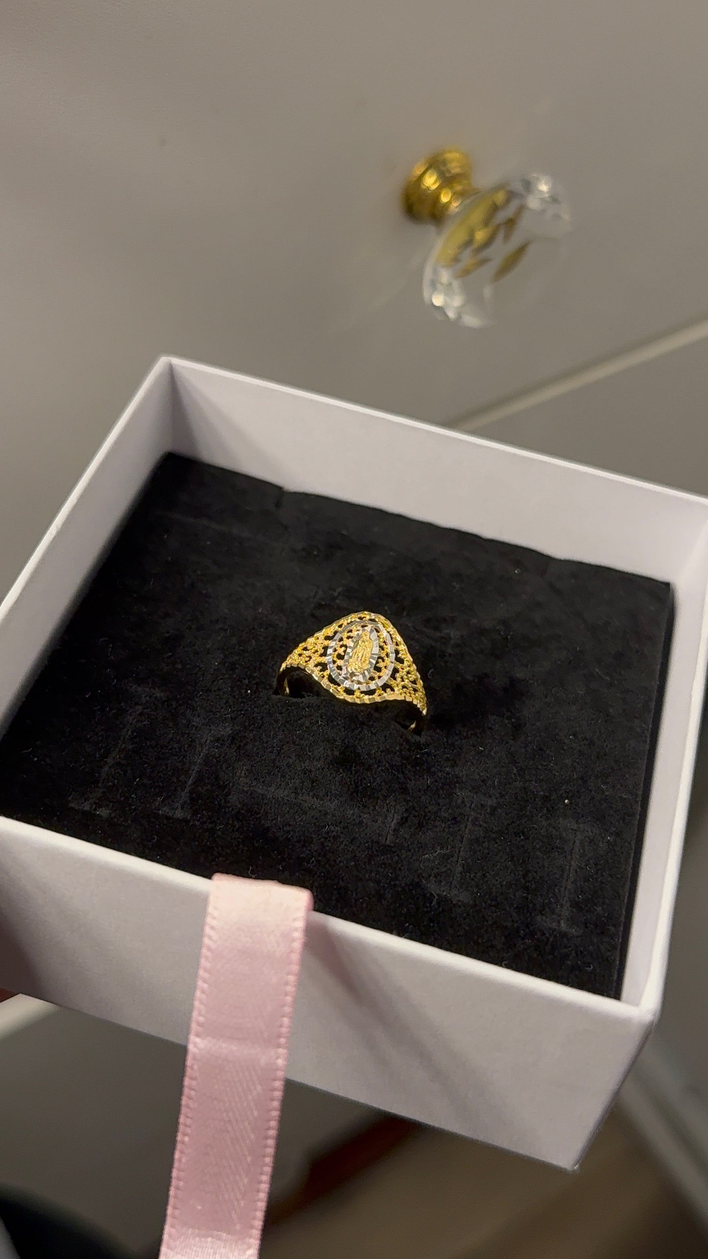 925 Sterling Silver Ring with Gold Plating – Virgin Mary Design size 9