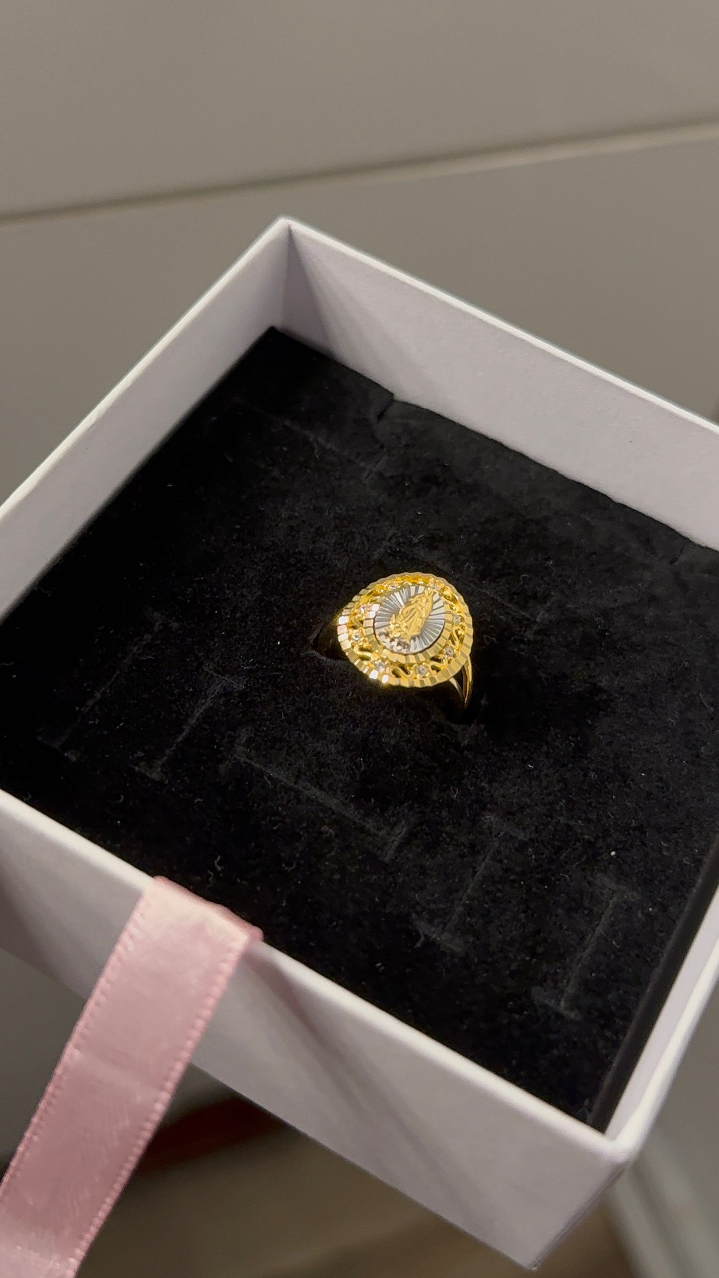 925 Sterling Silver Ring with Gold Plating – Virgin Mary Design – Size 6