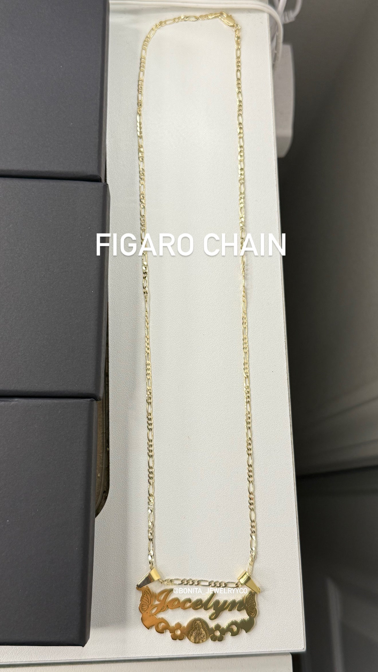 🤍Virgencita Personalized name necklace