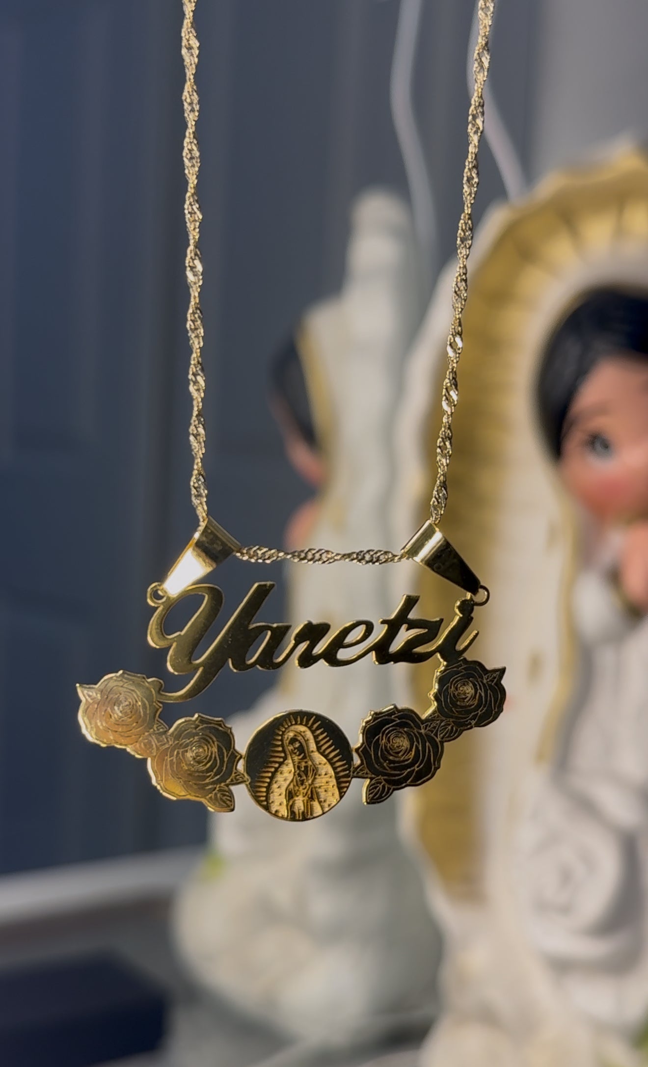 Florecita personalized name necklace