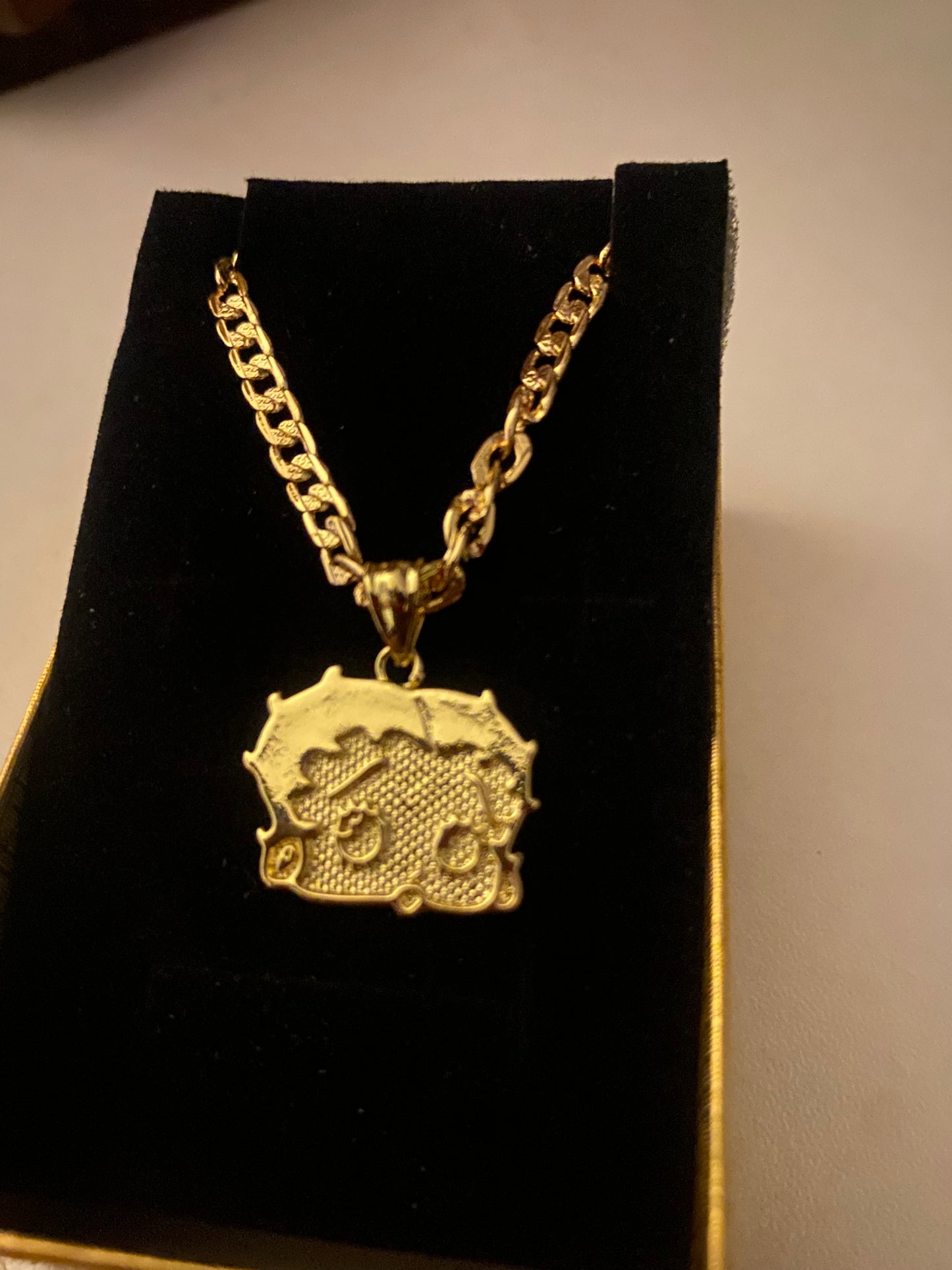 Pendant with necklace