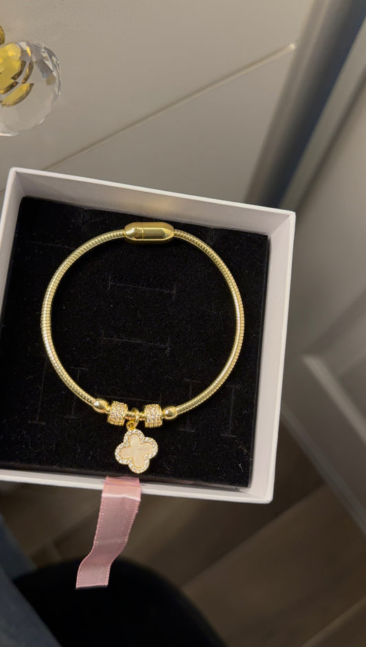 Double sided gold clover bracelet