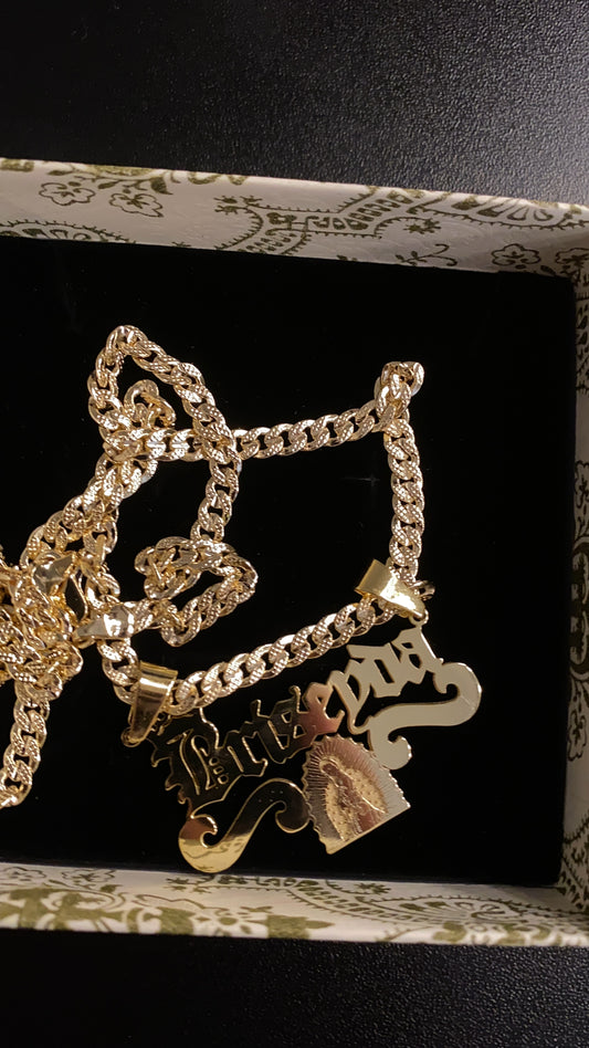 14K gold plated stainless steel personalized virgencita name necklace ￼