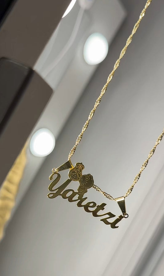 HK + 🕷️ Man personalized name necklace
