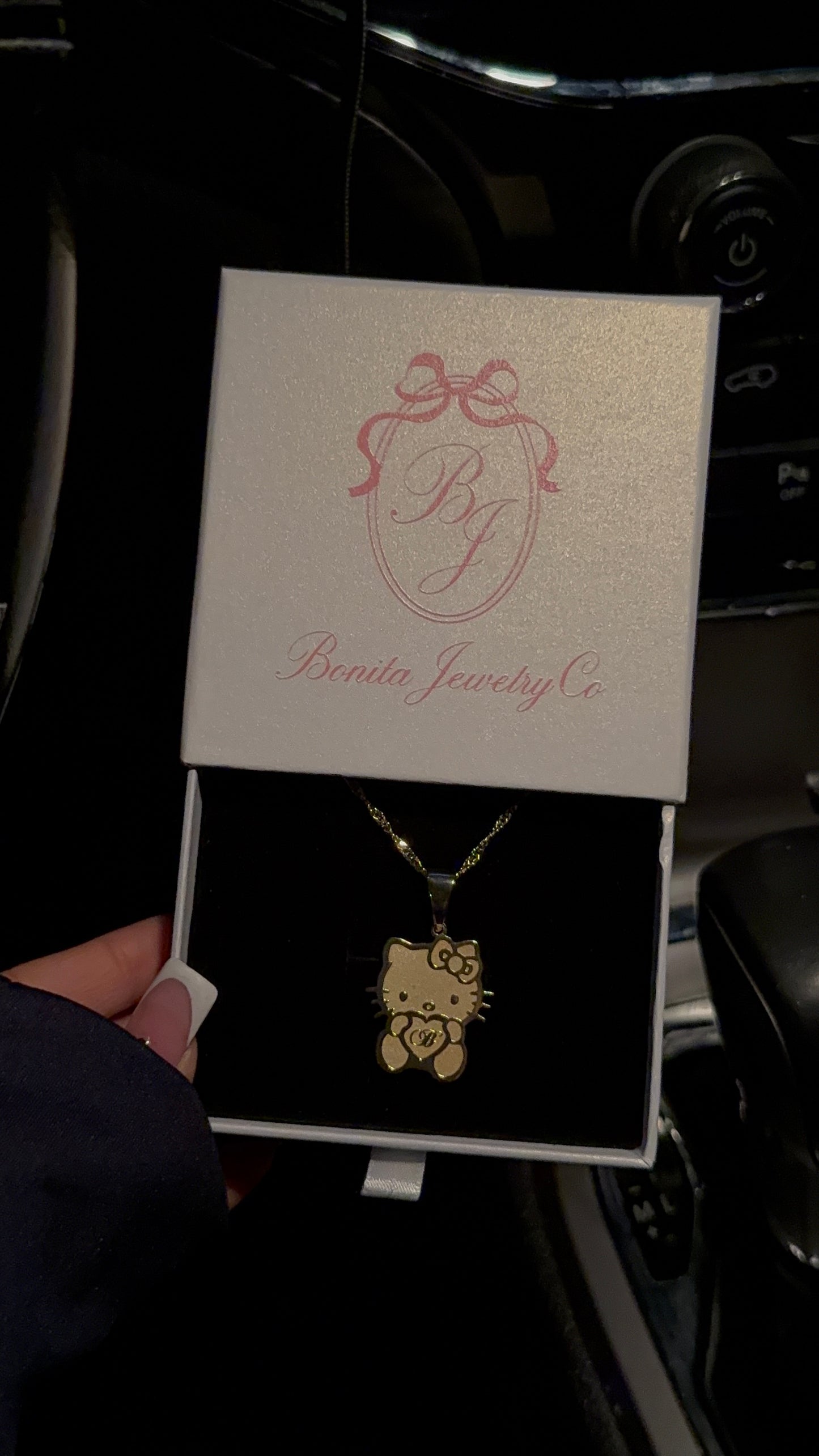 Hk initial personalized name necklace
