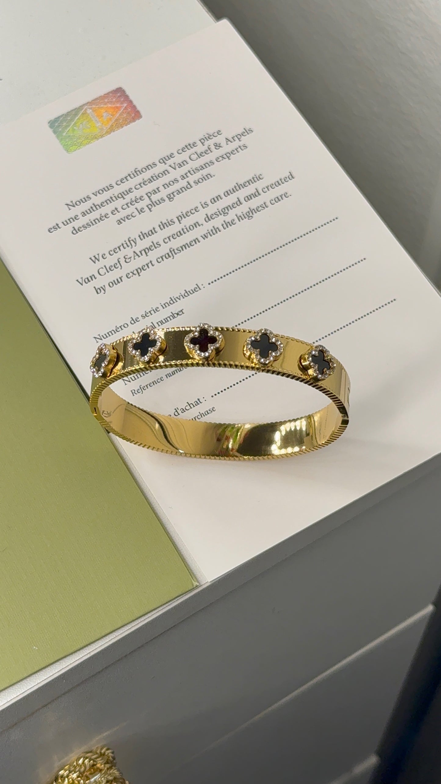 Stainless steel clover bracelet