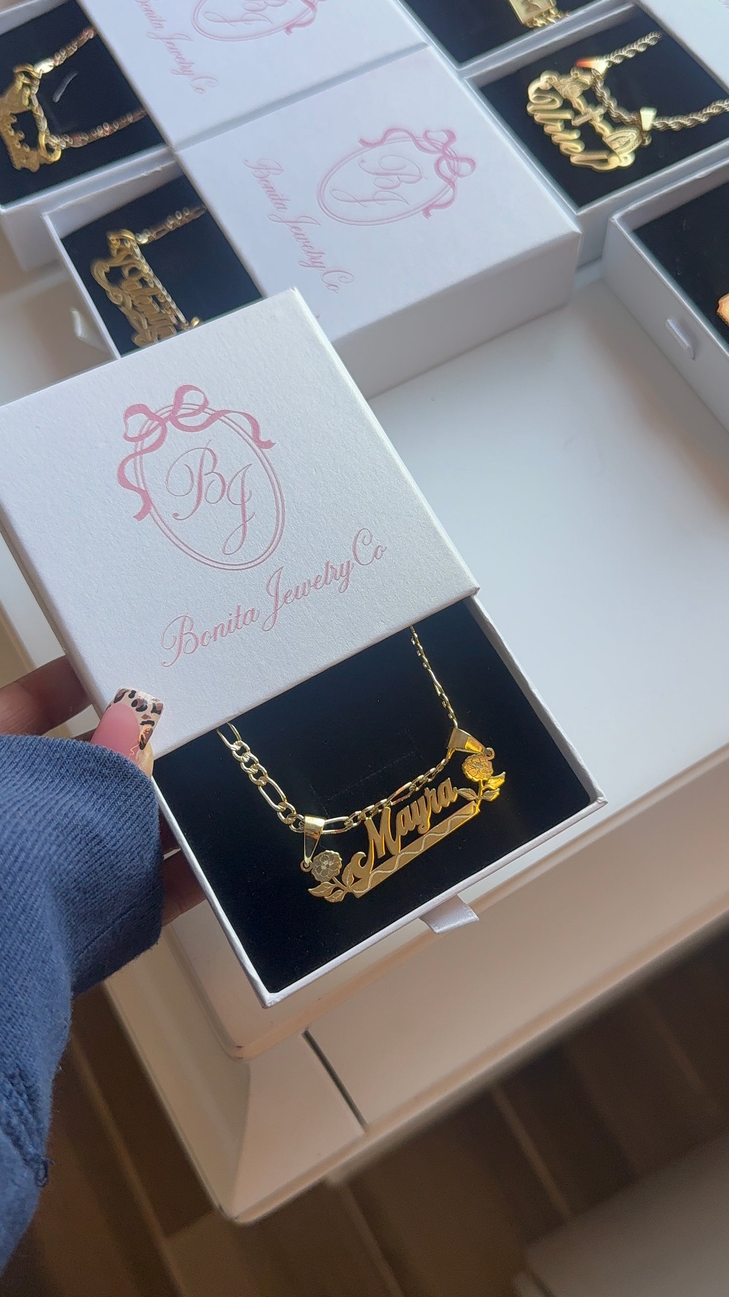 Personalized name necklace |style : Eterna Primavera