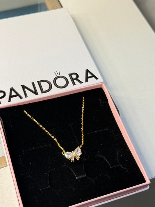 Bow necklace
