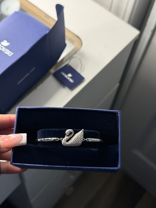 Swan bracelet with box