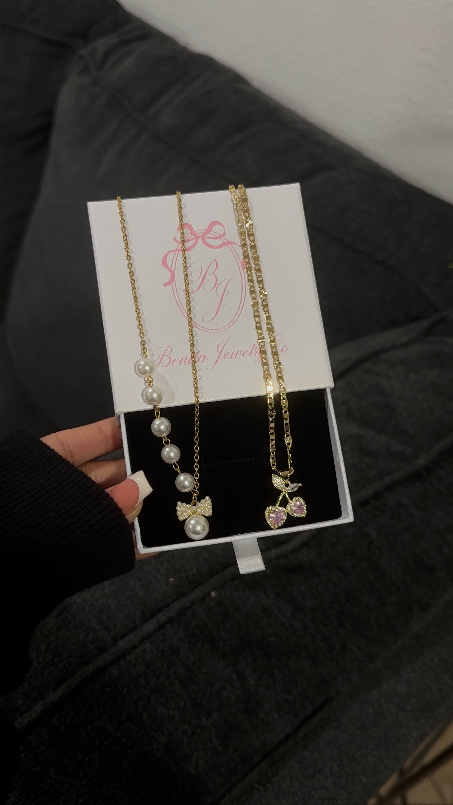 Pendant with necklace