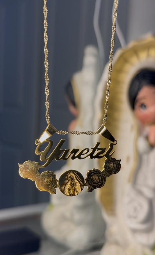 Florecita personalized name necklace
