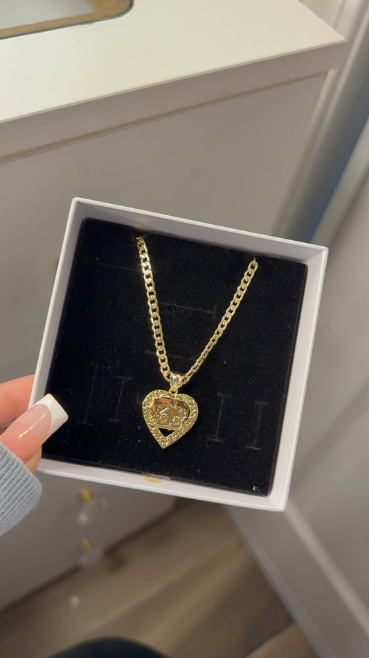 Betty heart necklace